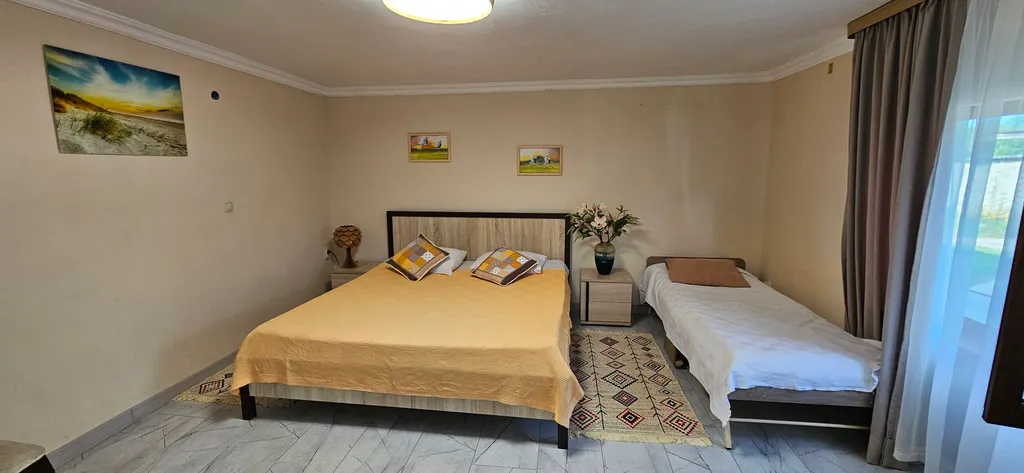 Гостевой дом азалия, горная комната в 50 метрах от моря