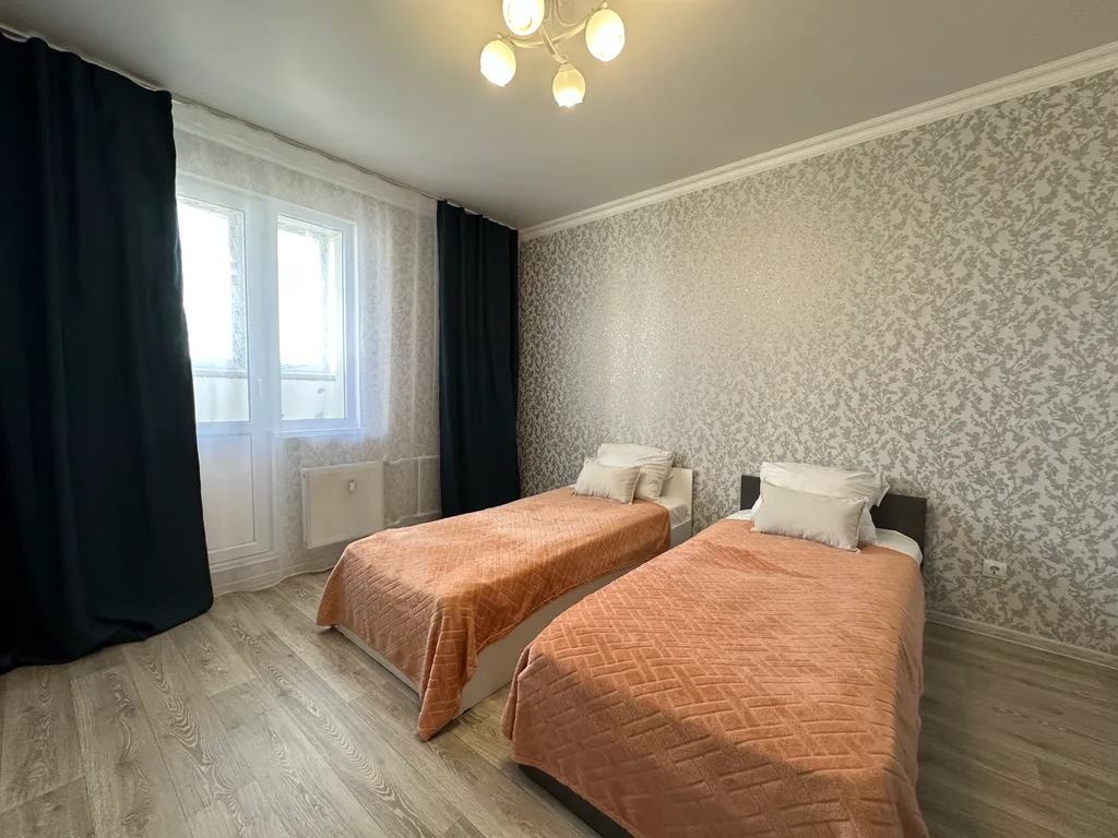 Двухкомнатные апартаменты ЛайкХоум на Фронтовиков 8/3