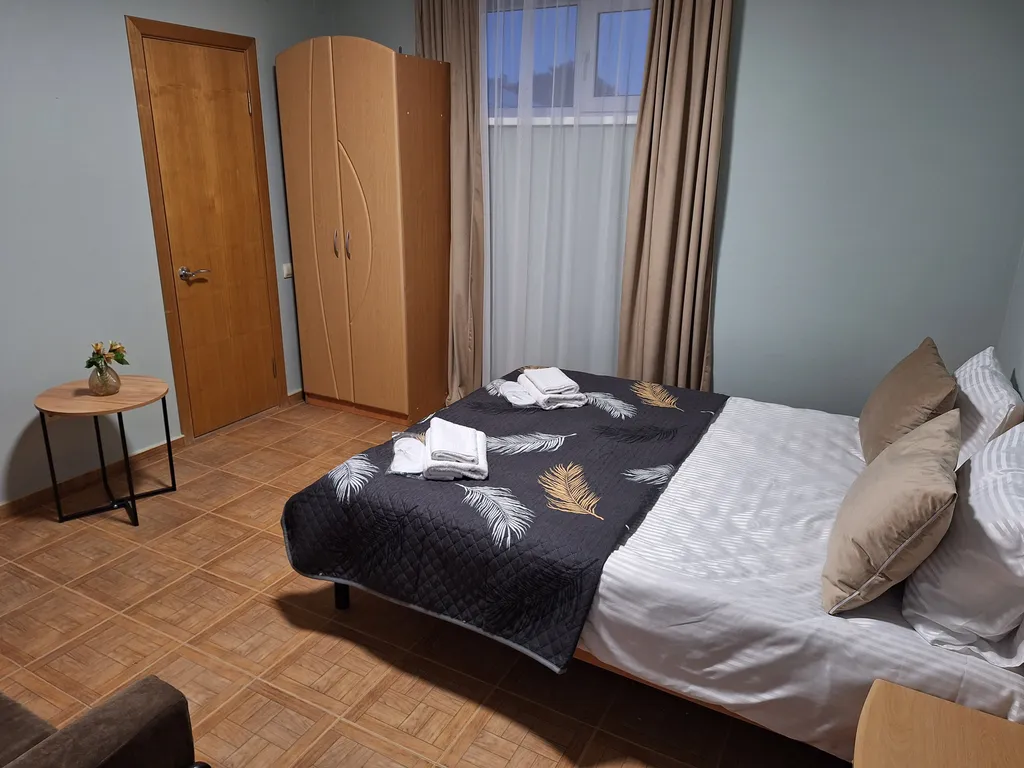 Квартира Квартира Небо трёхместный комфортный номер с кроватями twin/dbl — Геленджик