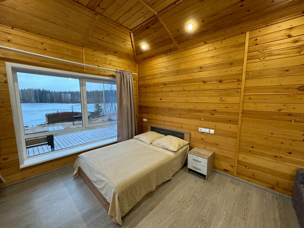 Дом на берегу озера в Карелии