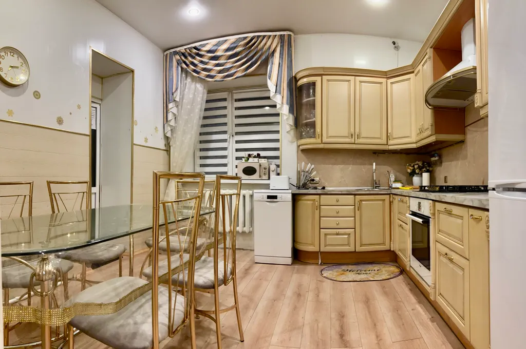 Дом с бассейном