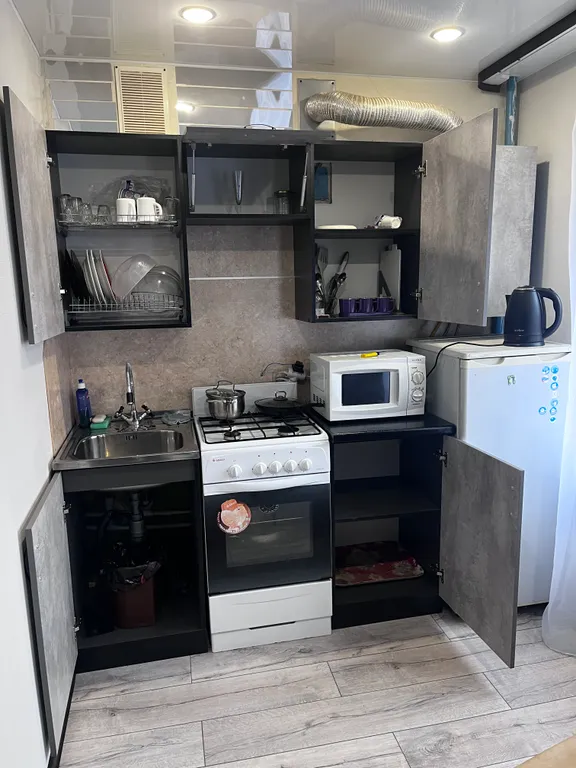 Квартира Квартира в центре города, чистый двор, рядом магазин, больница, сбер — Сланцы