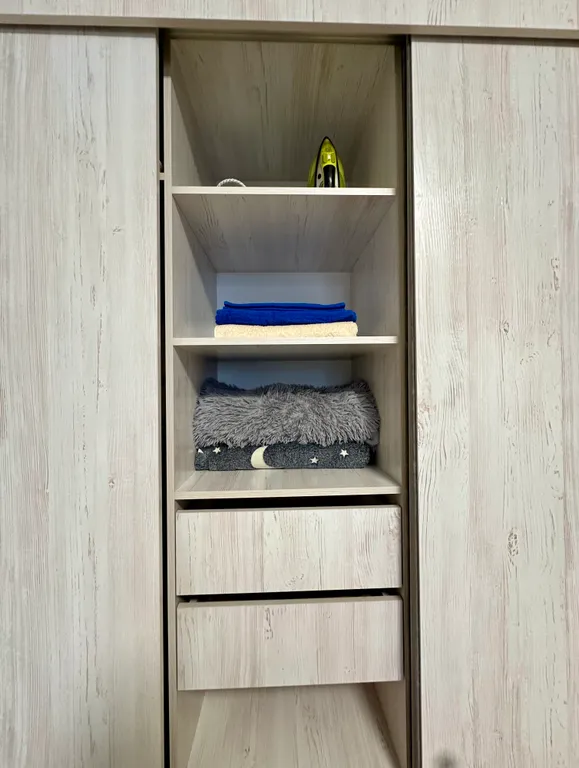 1-ая квартира в Нефтяниках с видом на Иртыш