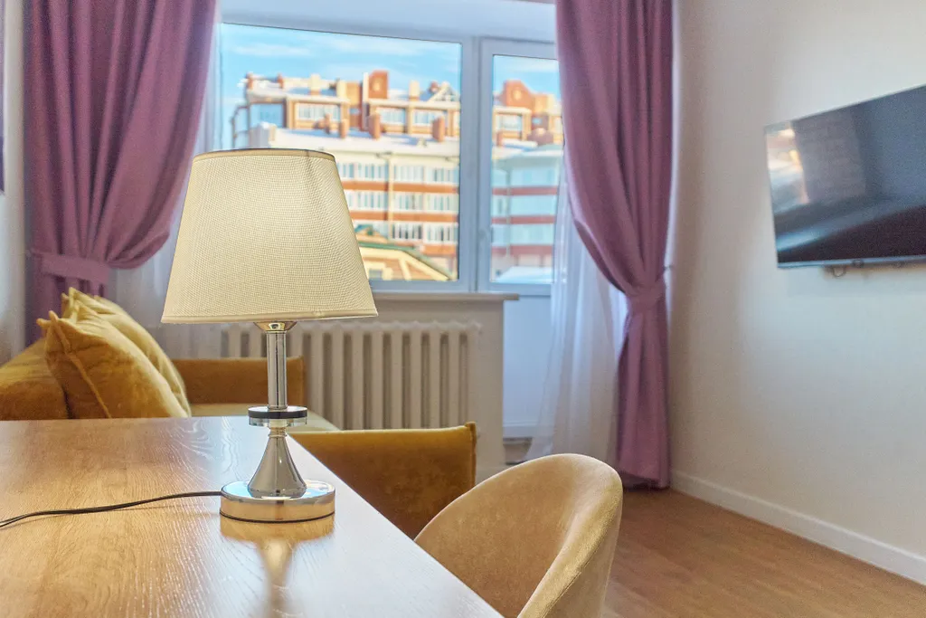 Новый современный апартамент у городского сада