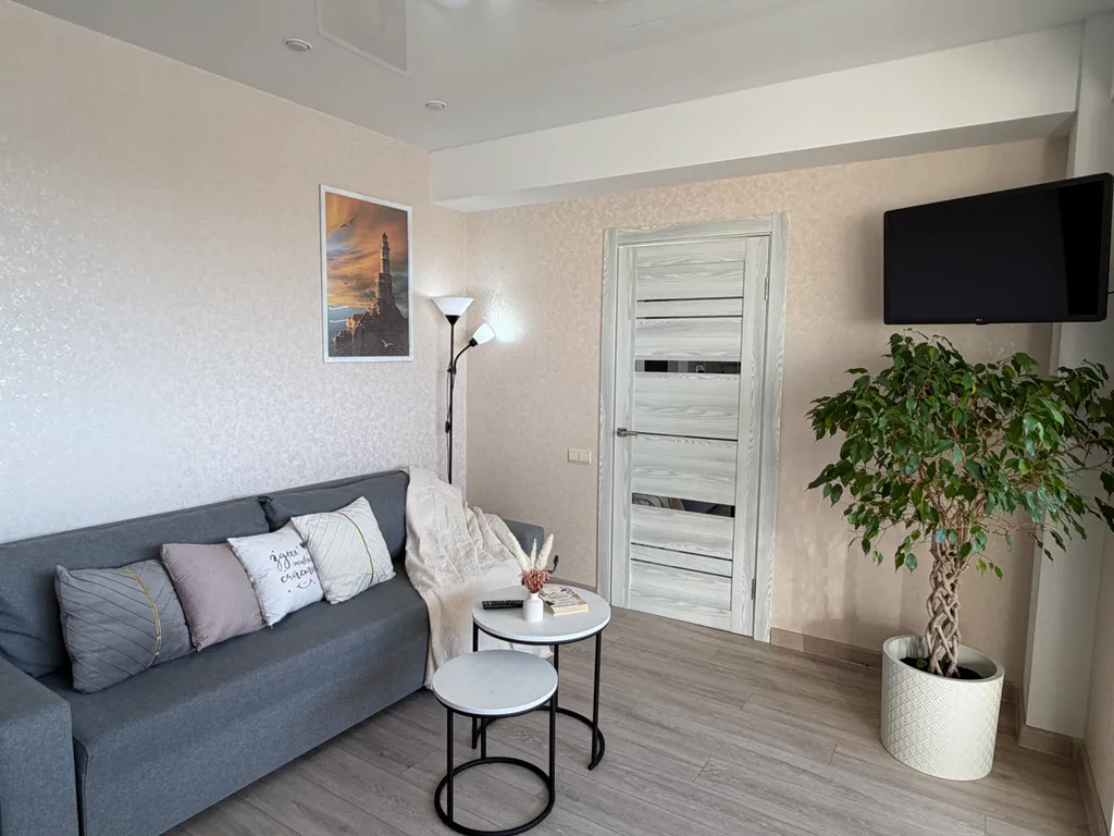 Светлая уютная евро двушка с красивым видом на закат