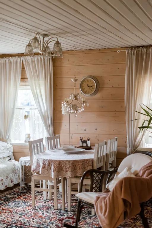 Хутор в лесу Розовый шмель