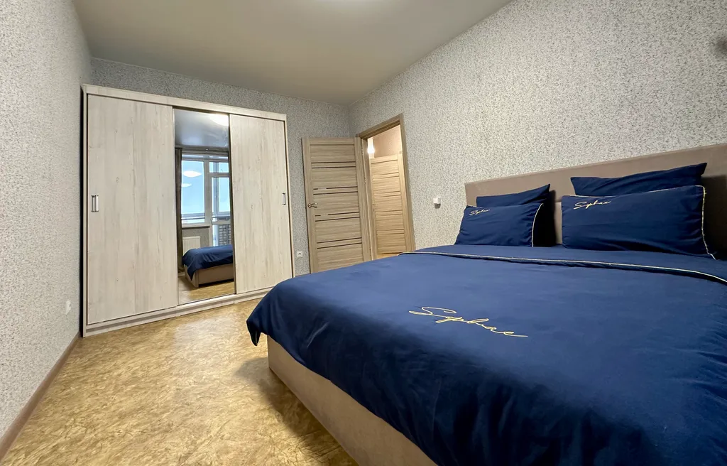 1-ая квартира в Нефтяниках с видом на Иртыш