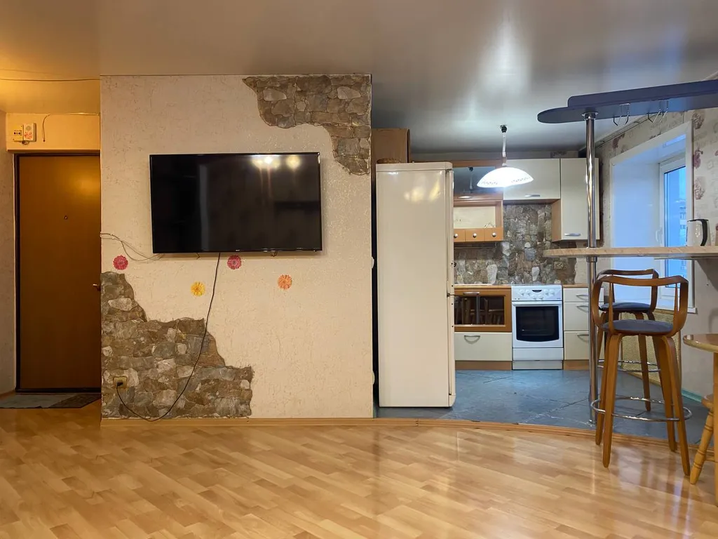 Двухкомнатная квартира рядом с ЖД-вокзалом