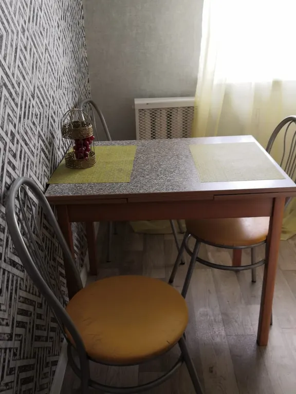 Апартамент возле Ворошиловского торгового центра