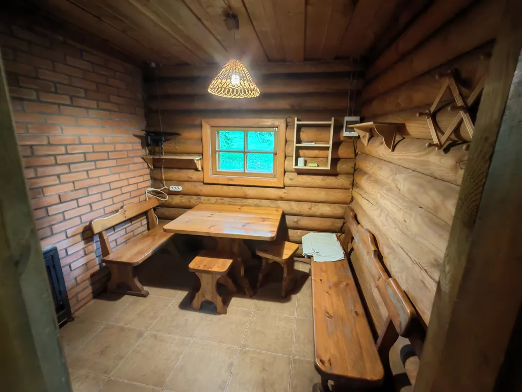 Хутор возле леса и озер