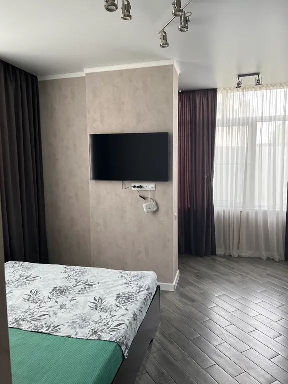 Студия в новом доме с новым хорошим и уютным ремонтом