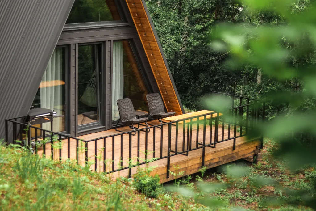 Уютный домик с панорамным видом на горы и лес