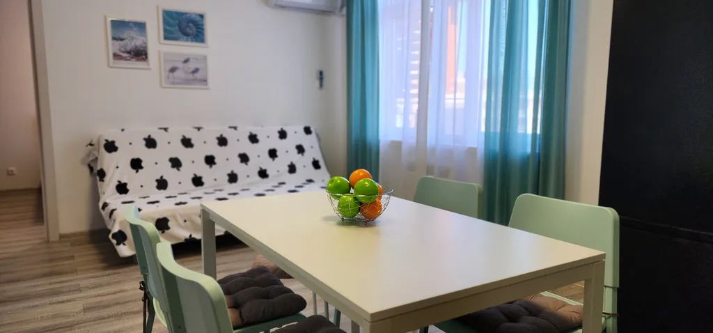 Евродвушка с видом на бассейн