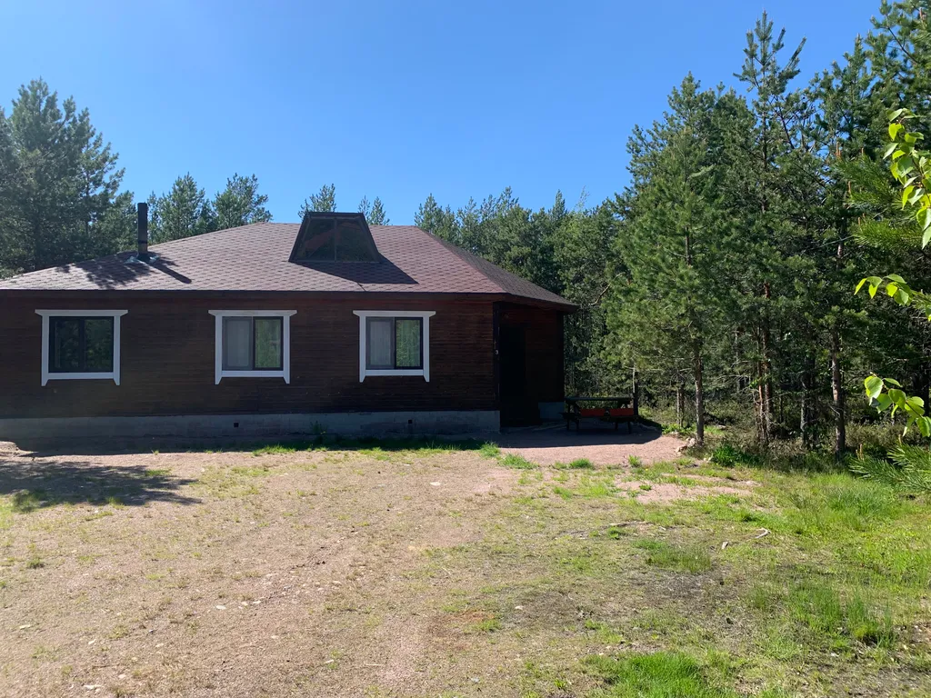 Коттедж Коттедж в Карелии с тремя спальнями — Нурмойла