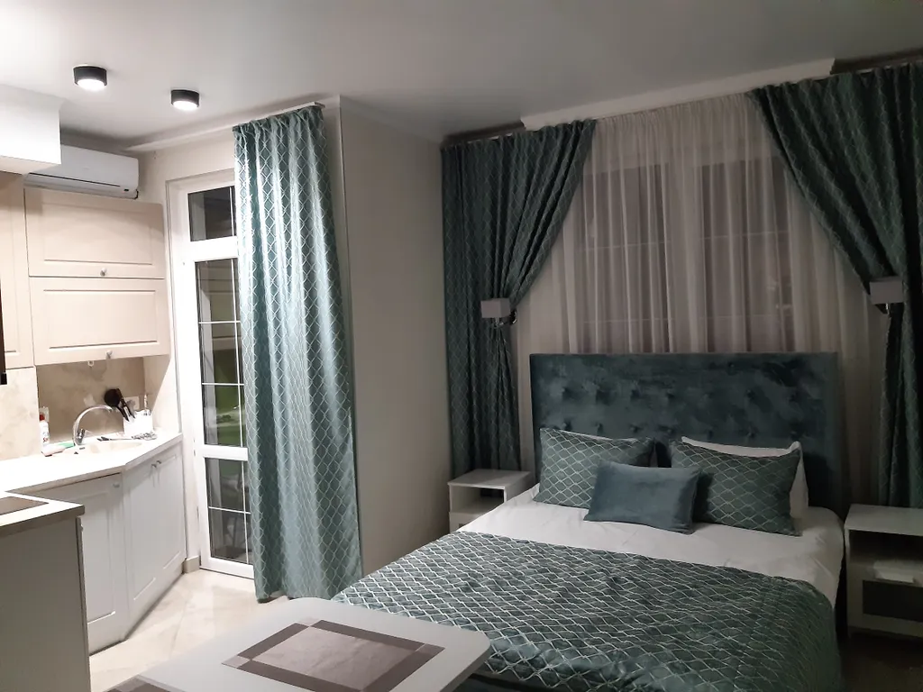 Апартаменты студия с балконом