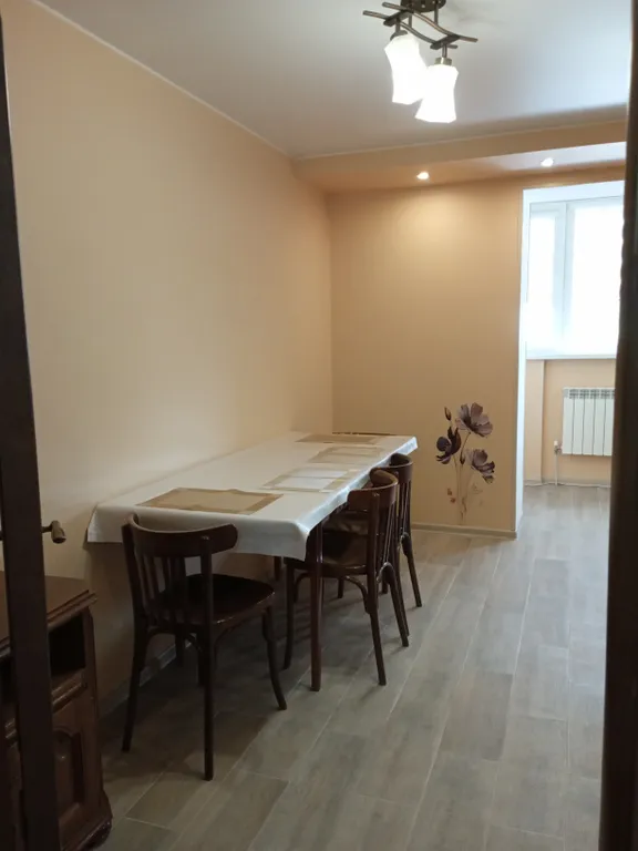 Квартира с видом на набережную и горы