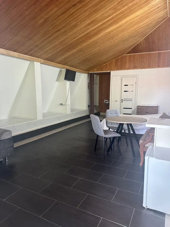 Студия на берегу моря