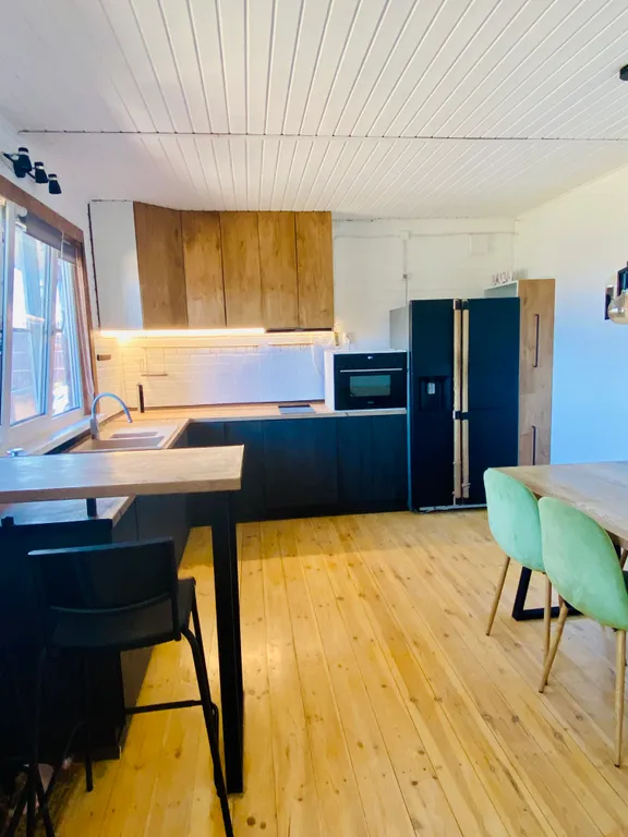 Коттедж Коттедж для семьи на море — Кучугуры