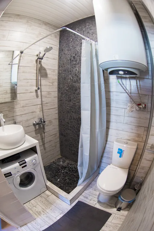 Двухэтажный дом на горе у подъёмника