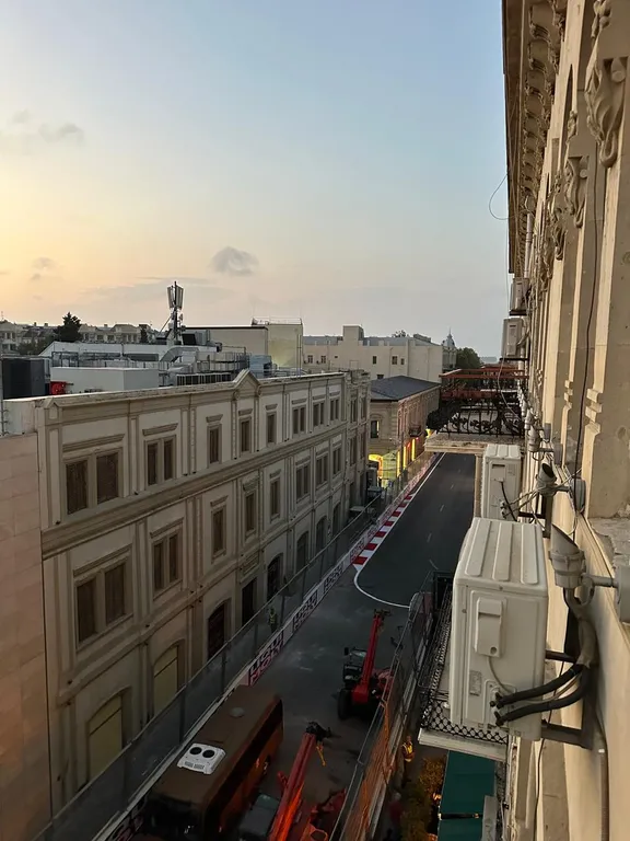 F1 Hard Rock City Center Apartment