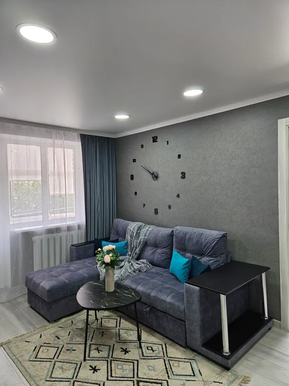 Квартира Компактная двушка в балконом и видом на сквер в районе АЭТЗ — аренда посуточно в Армавир