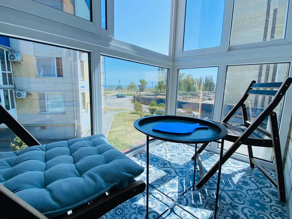 Море через дорогу