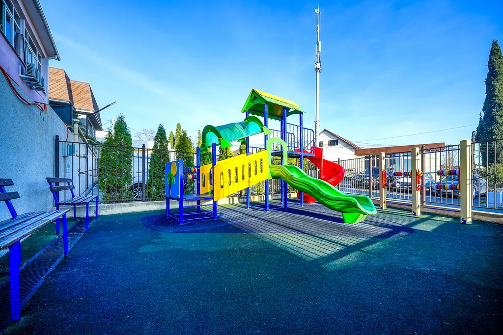 Трехкомнатная квартира у моря с балконом!