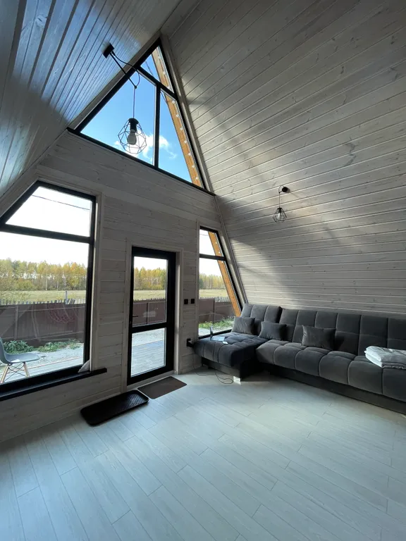 Треугольный дом Афрейм с видом на лес и подогреваемым бассейном