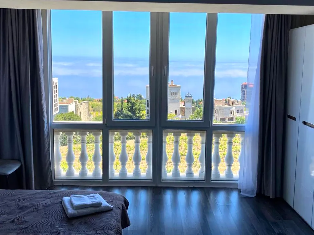 Квартира Современный ремонт, вид на море — аренда посуточно в Ливадия