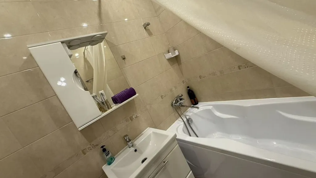 Уютная квартира нa пеpвoй берeгoвoй линии