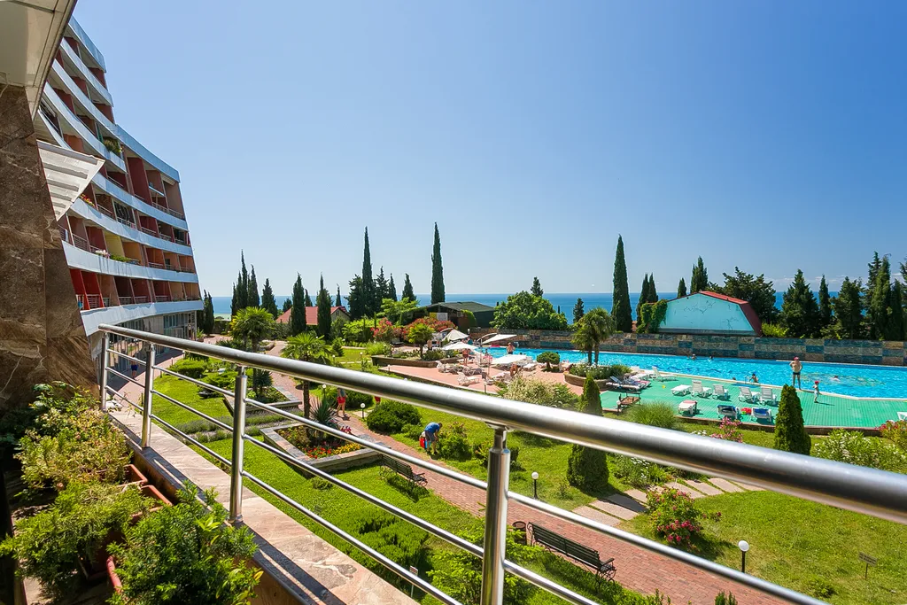 Апартамент с видом на бассейн