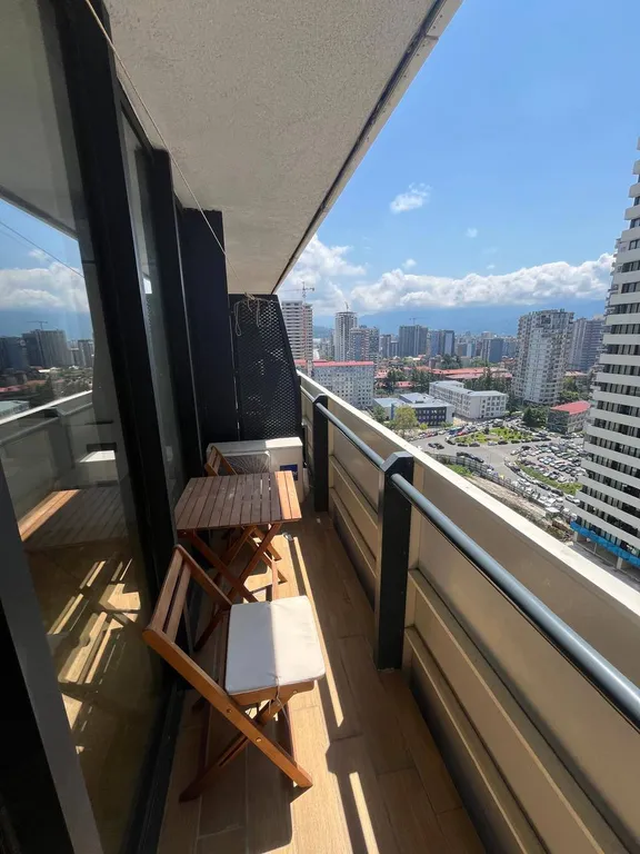 Апартаменты на первой береговой линии в апарт-отеле orbi city