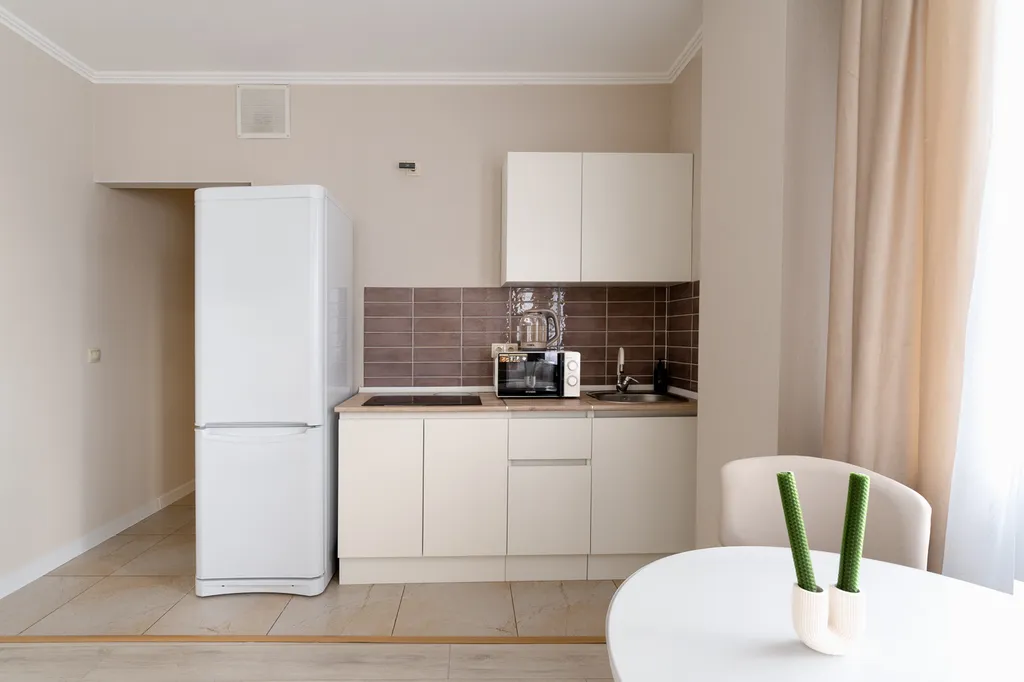 Евро девушка в Красном ките