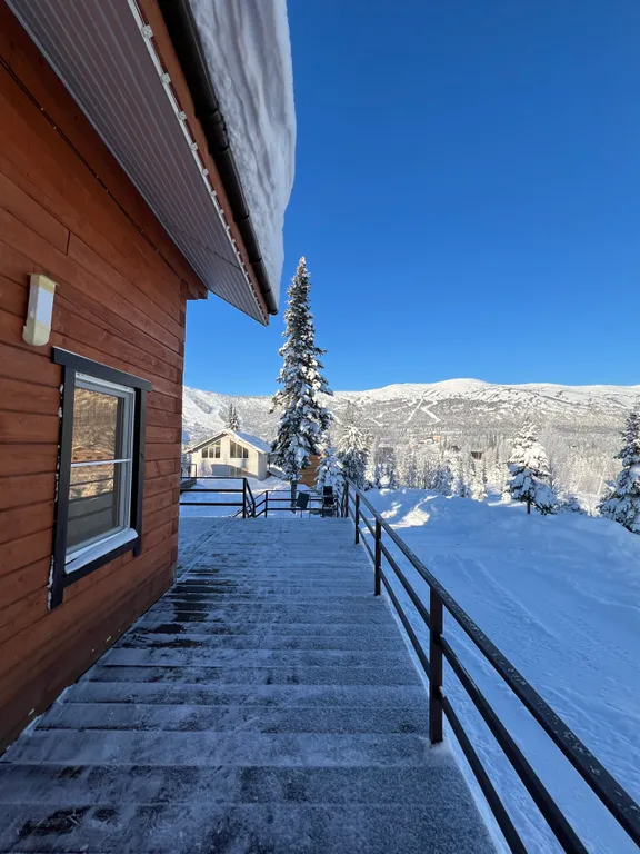 Коттедж Дом из кедра, с видом на горы — аренда посуточно в Шерегеш