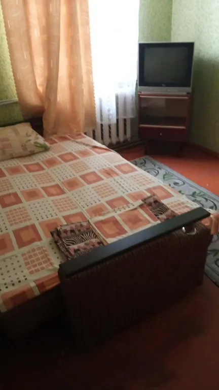 Коттедж Отдельный дом в центре набережной у моря — аренда посуточно в Алушта