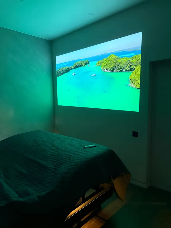 Дизайнерская квартира с потрясающем видом на море и горы