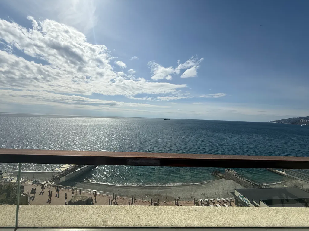 Апартамент в центре с видом на море