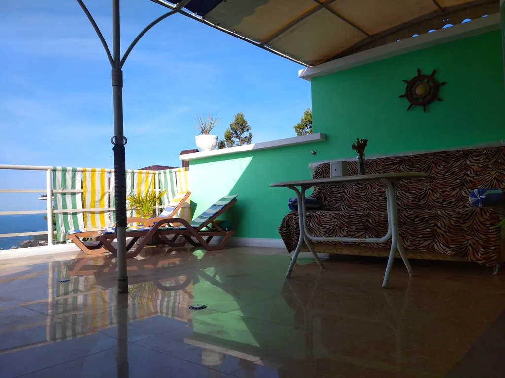 Панорамный 2х уровневый номер с зоной отдыха