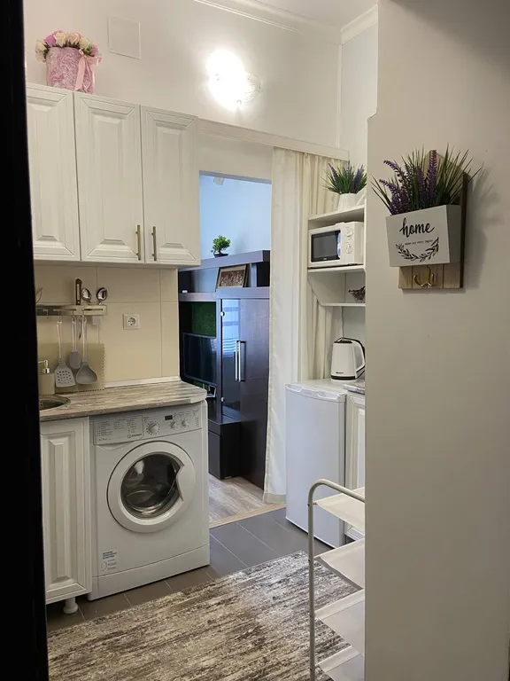 Уютная квартира в самом центре.
Есть все Отчётные документы