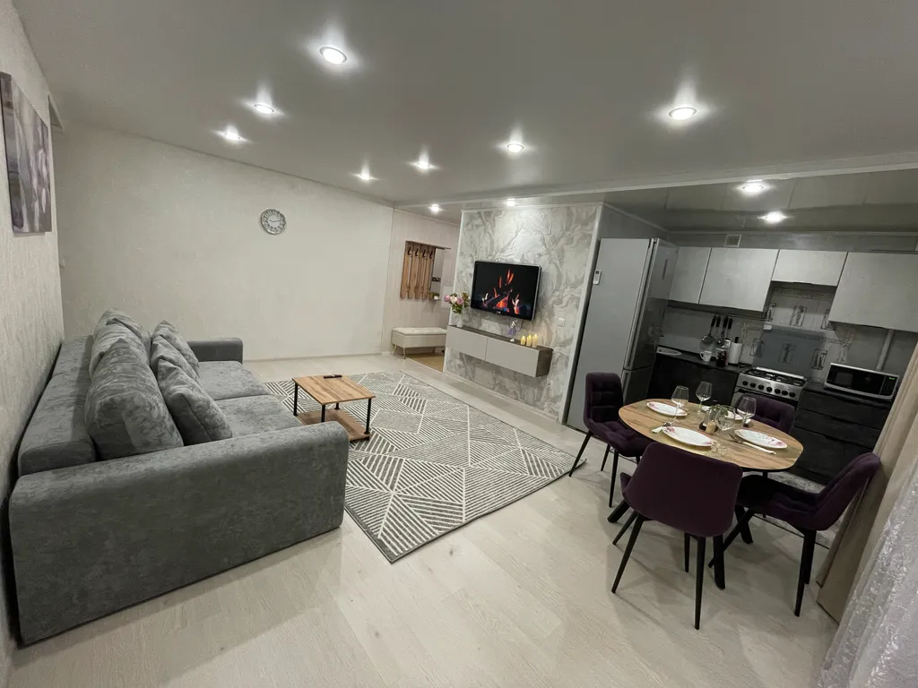 Уютная трёхкомнатная квартира в центре города — аренда посуточно в Каменск-Уральский