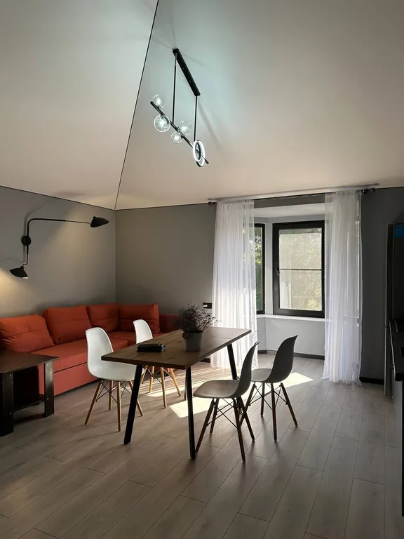 4-комнатная Квартира — аренда посуточно в Пицунда