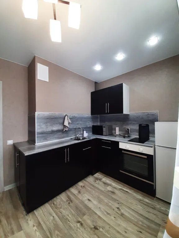 Комфортабельная квартира со свежим ремонтом рядом с метро