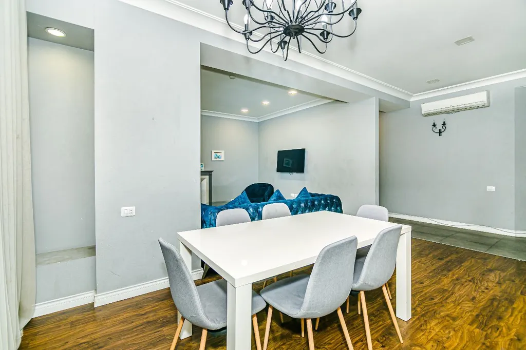 4-комнатная Квартира