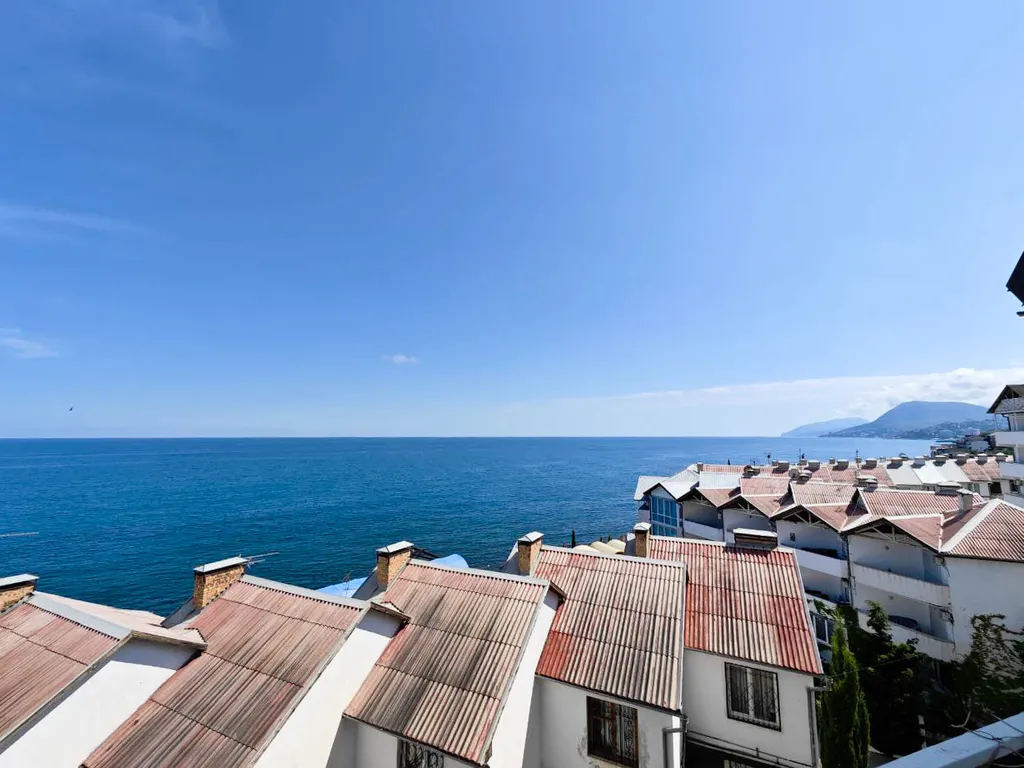 2-комнатный апартамент с видом на море