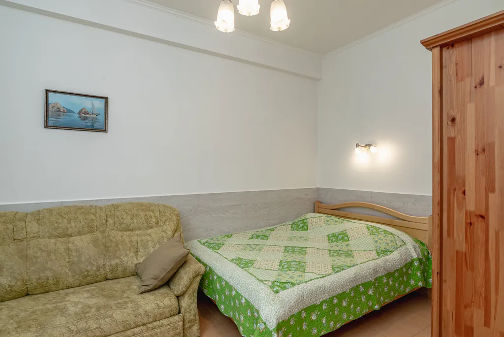 Уютная квартира в центре города со своим двориком