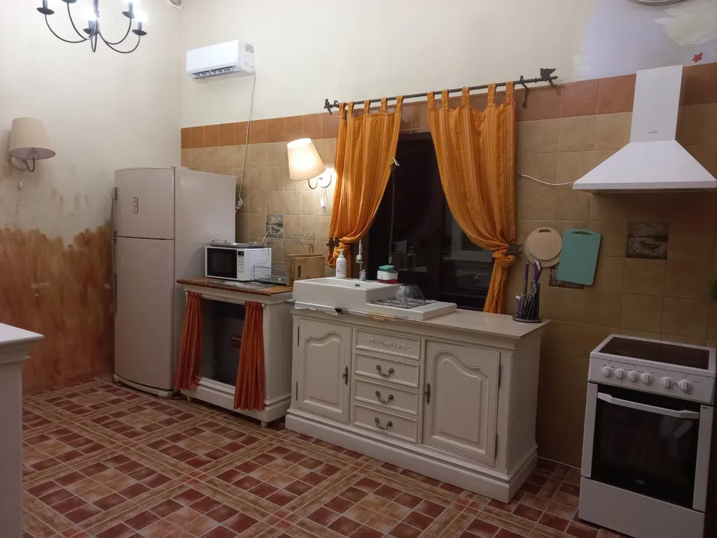 Дом-замок на море