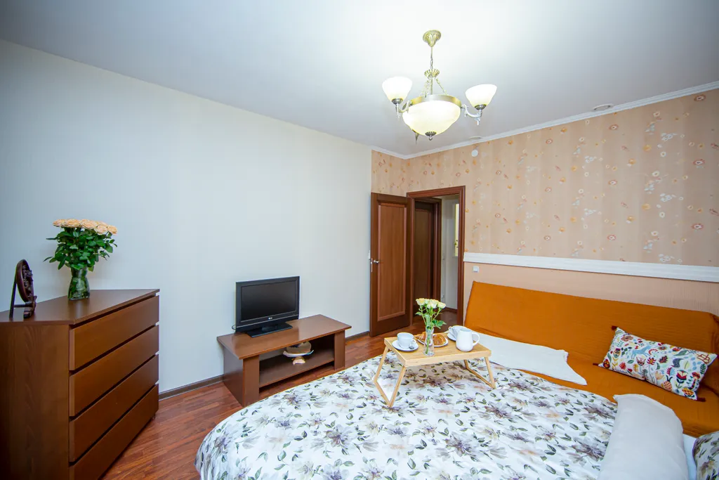 4BR Apartment next to St Isaak Cathedral