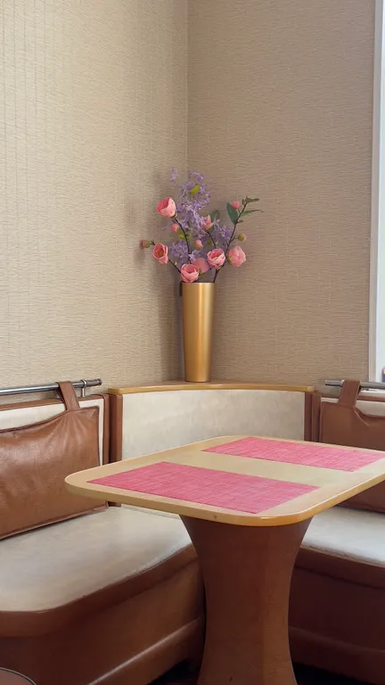 Трёхкомнатная, удобное расположение, отчетные документы.