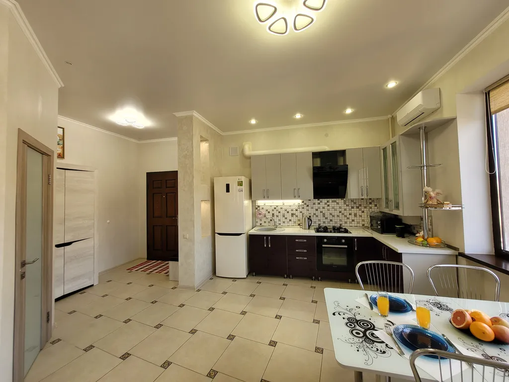 Квартира Квартира Просторная евродвушка около моря — Геленджик