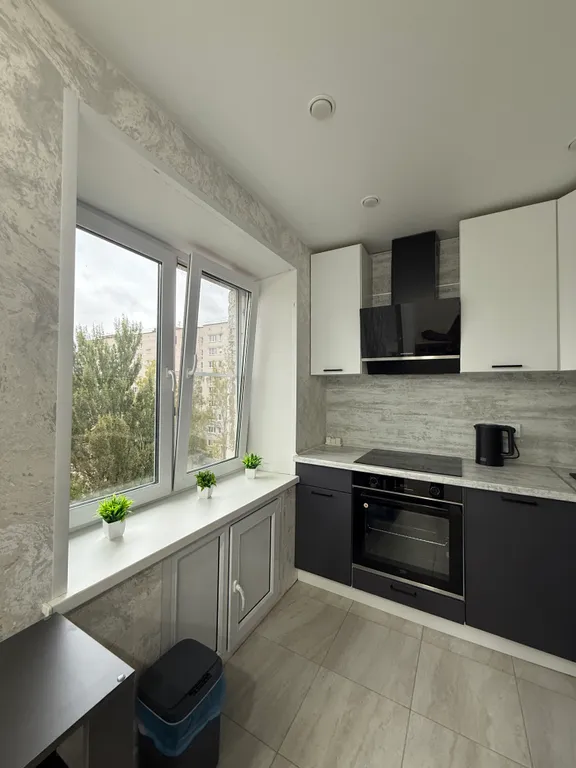 Уютная 3-комнатная квартира в хорошем районе города с видом на Волгу